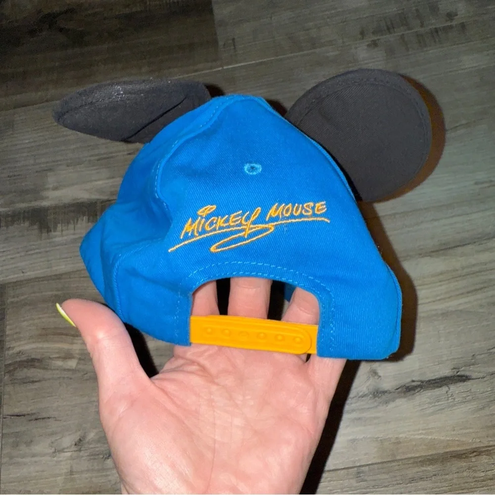 Blue Mickey Mouse‎ Cap with Sunglasses
